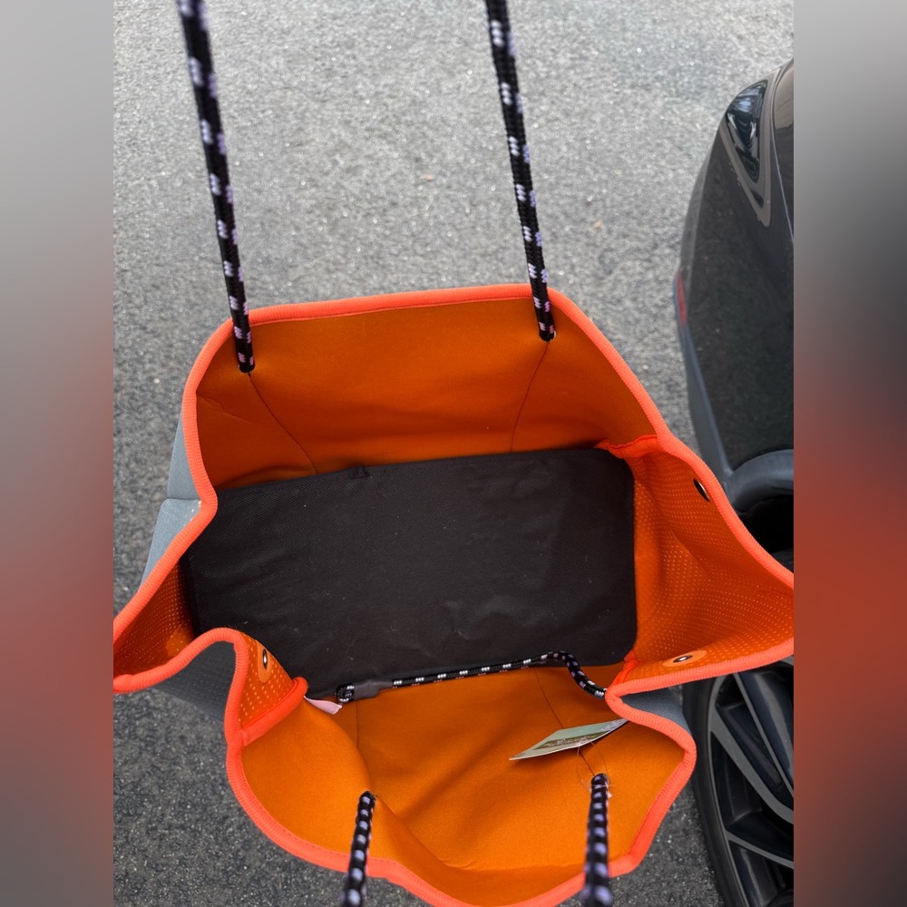 Neoprene Gray and Orange Tote Bag - Picture 4 of 5